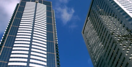1996: Holmes Electric joint ventured with Burke Electric to wire their first high-rise tower project, the prestigious Two Union Square building in downtown Seattle.